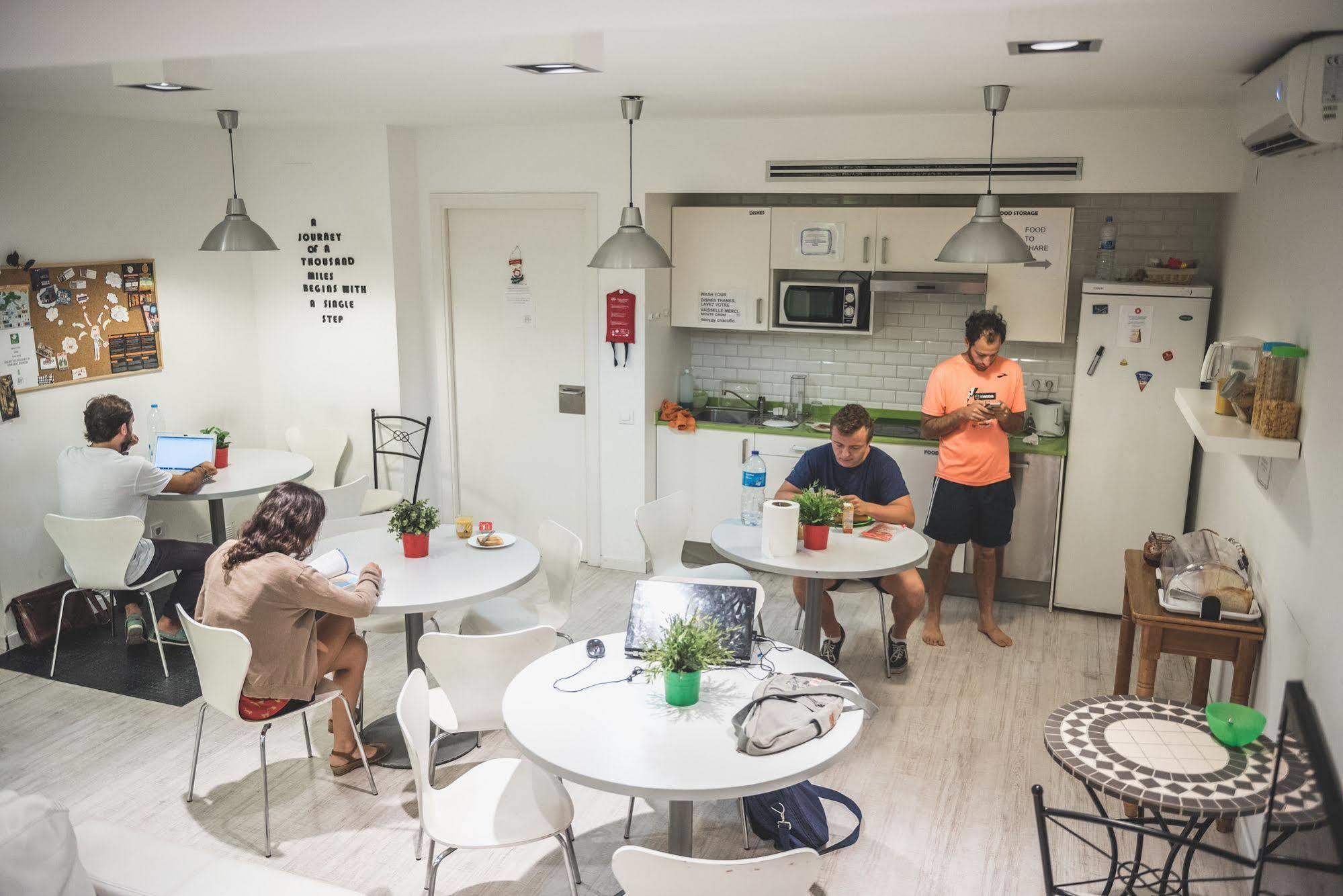 ברצלונה Rocket Hostels Gracia מראה חיצוני תמונה